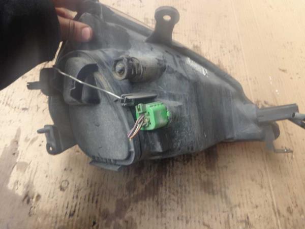 PHARE GAUCHE FORD - Vue 2